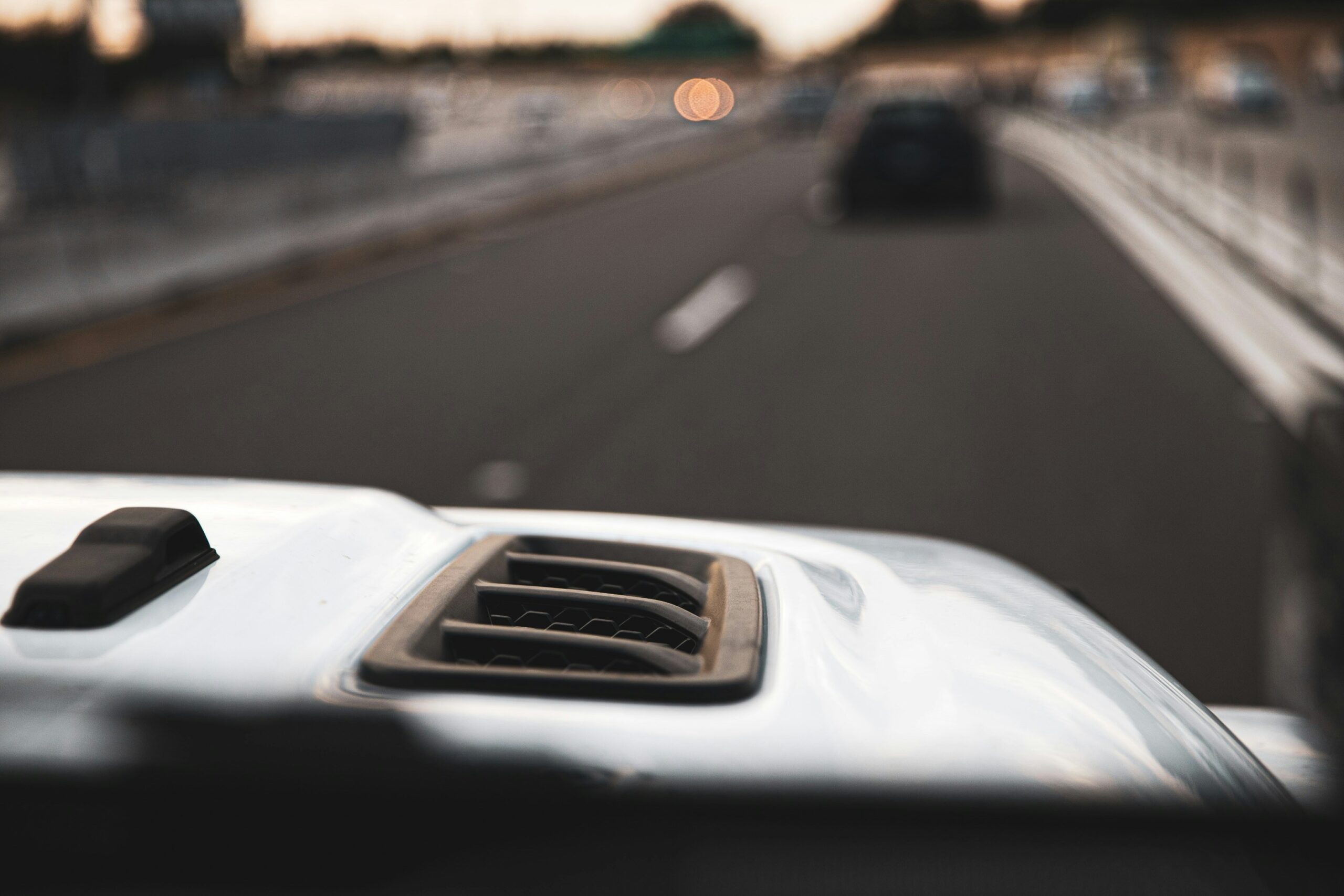 Services logan weaver lgnwvr 7k3iiiww84s unsplash
